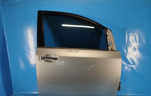 Toyota Sienna XL30 III Front door 6700108060