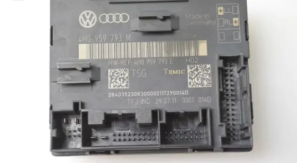 Volkswagen Touareg II Door control unit/module 4H0959793M