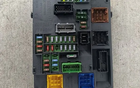 Citroen C4 II Fuse box set