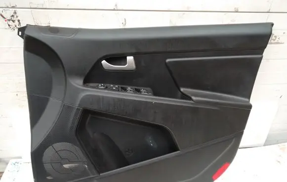 KIA Sportage Front door card panel trim