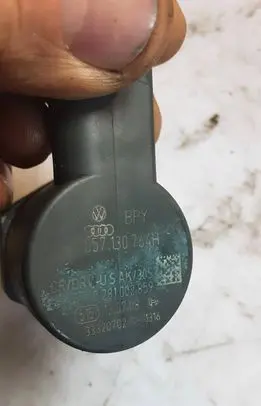 Audi Q5 SQ5 Fuel pressure regulator 057130764H 33320702 0281002859
