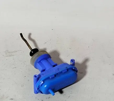 Audi 80 90 S2 B4 Central locking vacuum pump 893862153D