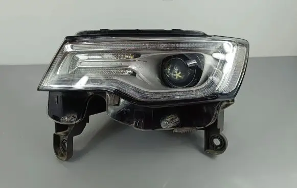 Jeep Grand Cherokee Headlight/headlamp 68289241AH L90035854