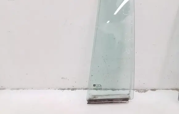 Rear vent window glass