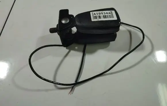 Volvo S40 Middle seatbelt buckle (rear) 