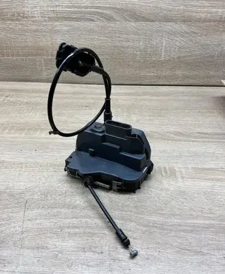 Renault Espace IV Rear door lock 017958 LEFTSIDE