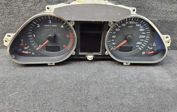 Audi A6 S6 C6 4F Speedometer (instrument cluster) 4F0920900S 580000731203
