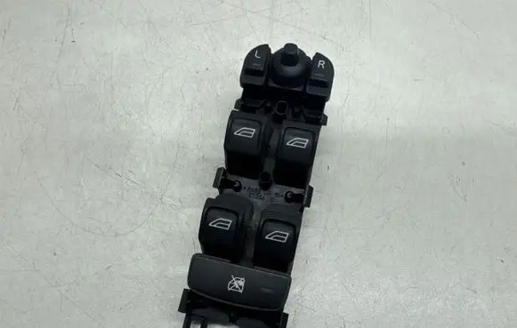 Volvo XC70 Electric window control switch 30773269