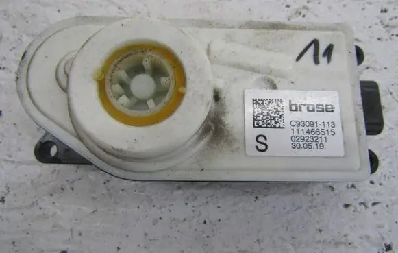 BMW 5 G30 G31 G38 Central locking motor C93091113