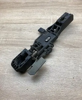 Front door exterior handle/bracket