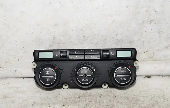 Volkswagen Golf VI Climate control unit 74641471