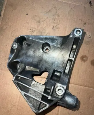 BMW X5 E53 A/C compressor mount bracket 7794174