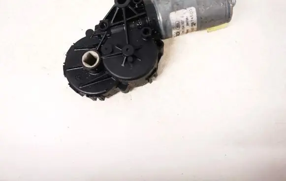 BMW 5 E60 E61 Seat adjustment motor 0390204007 5210-9168745-00