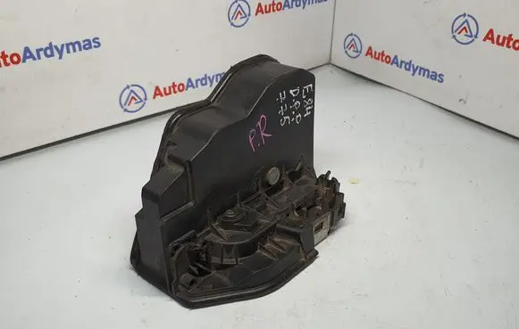 BMW X1 E84 Front door lock 7036170 51217036170 7202146