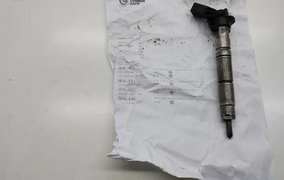 Mercedes-Benz C W204 Fuel injector 0445115064