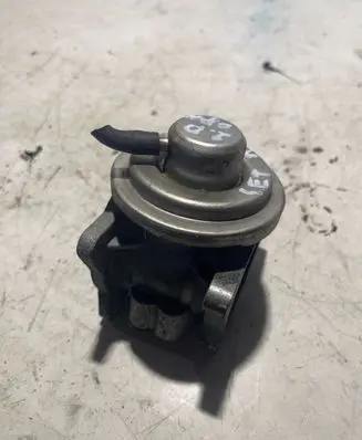 Seat Altea XL Engine shut-off valve 
