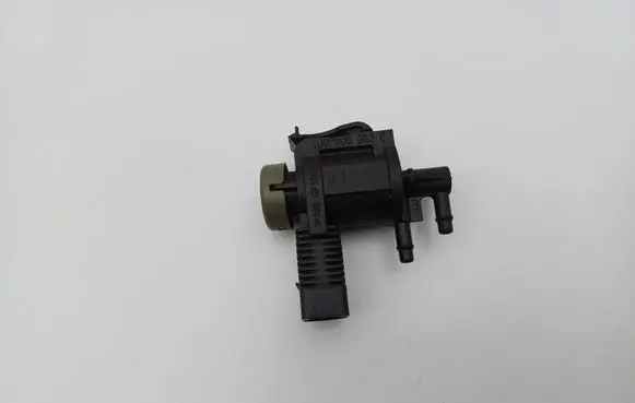 Audi A3 S3 8L Vacuum valve 1J0906283C