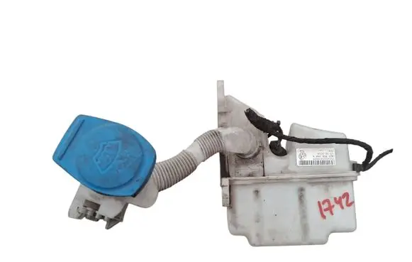 Volkswagen PASSAT B8 Windshield washer fluid reservoir/tank 3Q0955448A 13122014