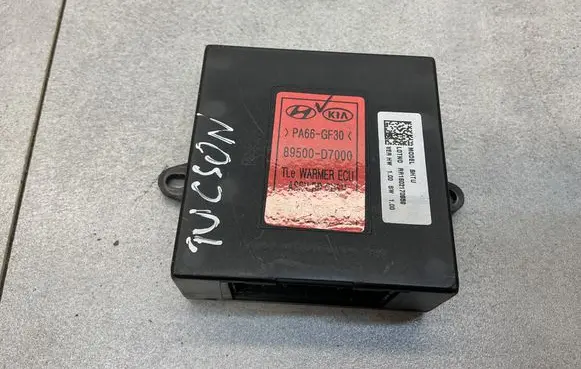 Hyundai Tucson TL Seat heating relay 89500D7000