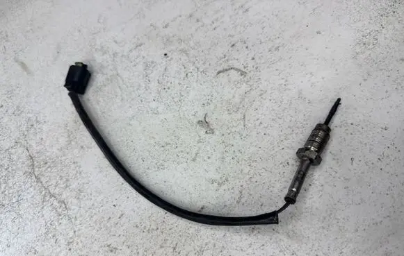 BMW 5 E60 E61 Exhaust gas temperature sensor 200850