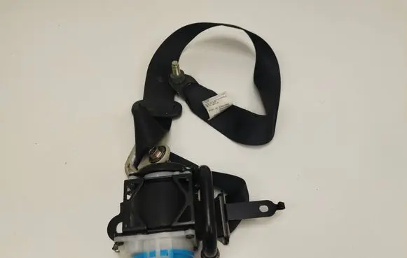 Mazda 6 Front seatbelt 