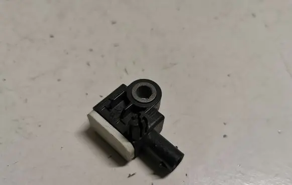 Dodge Challenger Airbag deployment crash/impact sensor A1668210151