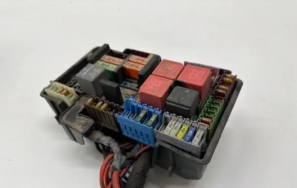 Mercedes-Benz GLC X253 C253 Fuse module