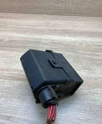 Opel Vectra B Fuse module 90583465