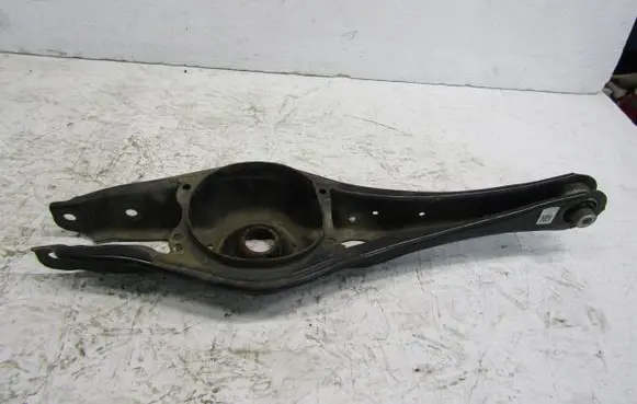 Volkswagen PASSAT B8 Rear upper control arm/wishbone 5Q0407151J