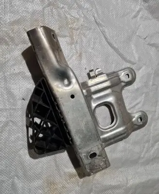 BMW 3 E92 E93 Radiator support slam panel bracket 7266193