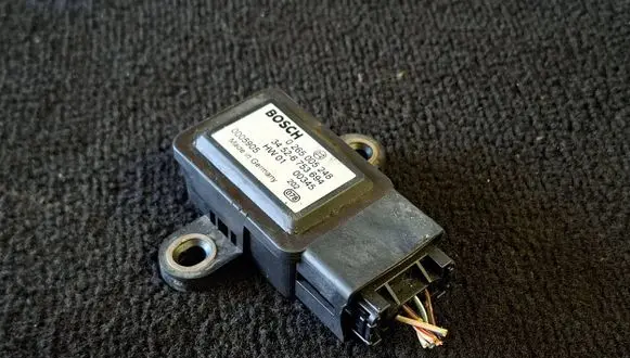 BMW 5 E39 ESP acceleration yaw rate sensor 0265005248 6753694 0005905