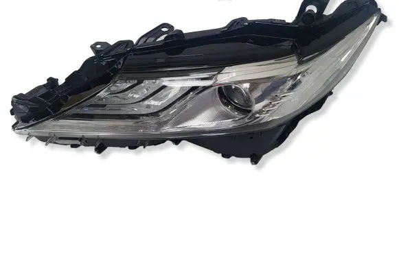 Toyota Camry VIII XV70 Headlight/headlamp 3233733 33275332763