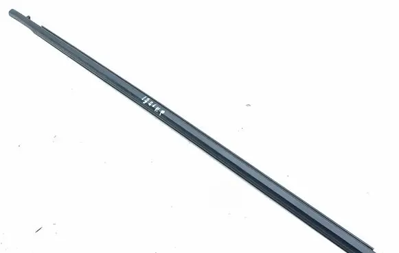 Toyota Prius (XW50) Front door glass trim molding 