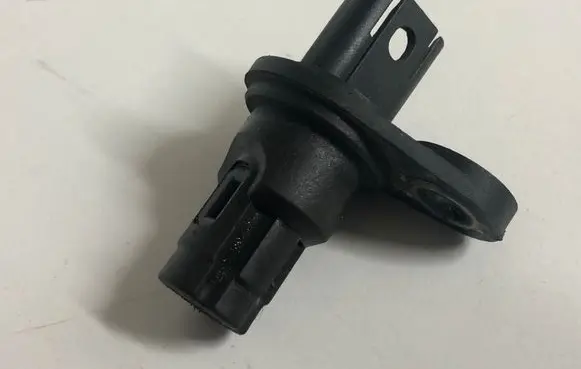 BMW 5 GT F07 Camshaft position sensor 7505014