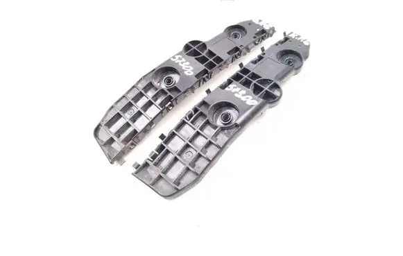 Rear bumper mounting bracket