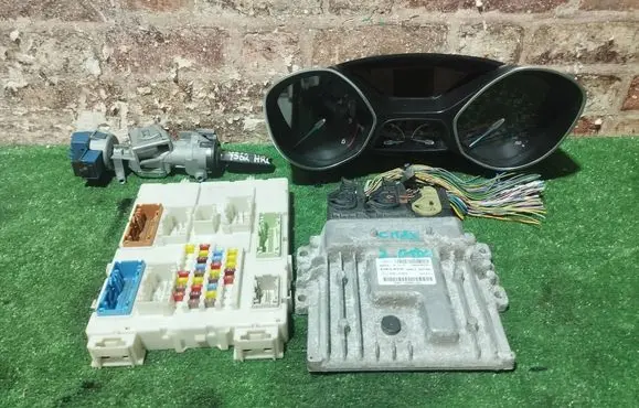 Ford C-MAX II Engine ECU kit and lock set BV6112A650AEJ 28371088 1088323010761