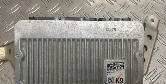 Toyota Yaris Engine control unit/module 896610DK90
