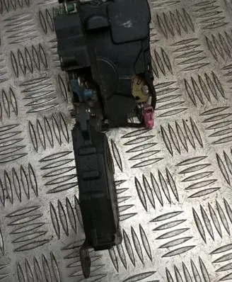 Subaru Legacy Front door lock