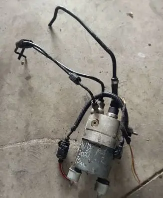 Audi A8 S8 D2 4D Brake power pressure regulator 0265410045 8E0614175D