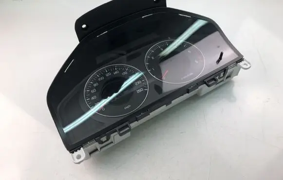 Volvo V70 Speedometer (instrument cluster) 31270899AA