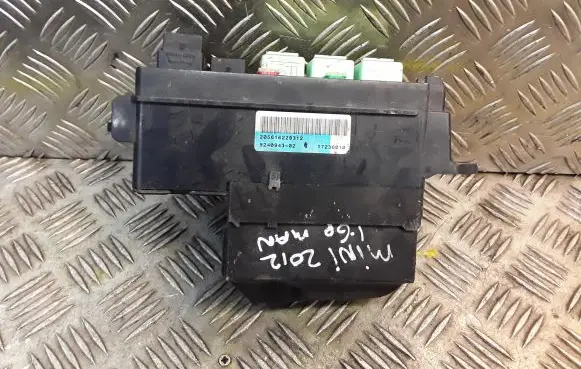Mini One - Cooper Coupe R56 Fuse box set 9240943