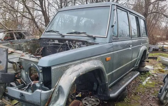 Mitsubishi Pajero Front door A3001