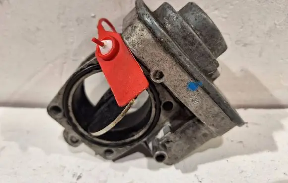 Opel Zafira B Throttle body valve 8981052100