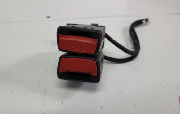 KIA Ceed Rear seatbelt buckle