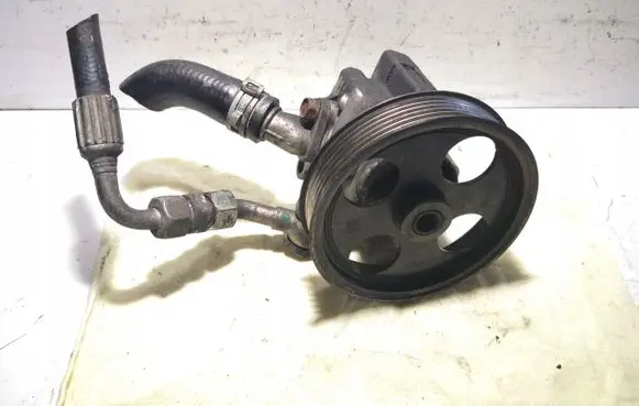 Opel Insignia A Power steering pump 55563329