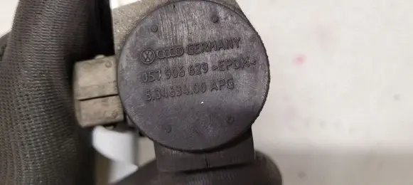 Audi A8 S8 D2 4D Turbo solenoid valve 057906629 53463400