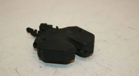 Volvo S80 Engine bonnet/hood lock/catch 9483765 9483764