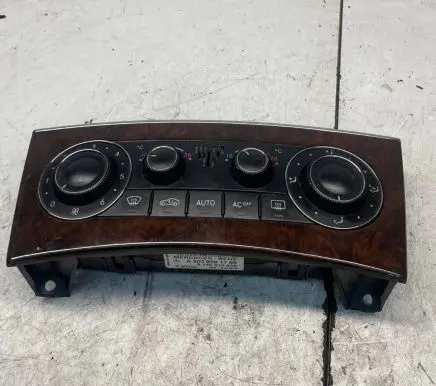 Mercedes-Benz C W203 Climate control unit A2038301785 9140010525