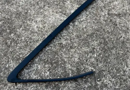 Lexus RX 330 - 350 - 400H Rear side glass trim 
