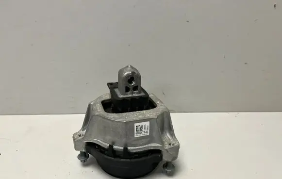 BMW 4 G22 G23 G24 G26 Engine mount bracket 6860471